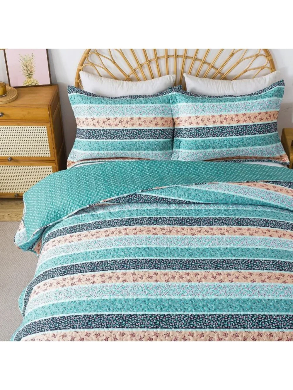 Floral King Quilt Set - 3 Piece Lightweight Microfiber Bedspread Coverlet for